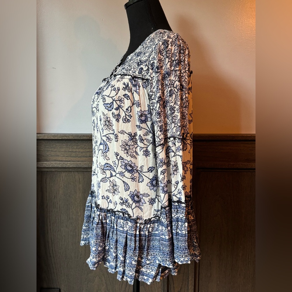 Dell Blue and Cream Boho Floral Vintage inspired Blouse NWT - Picture 3 of 7